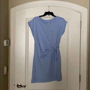 Vineyard Vines blue and white striped dress